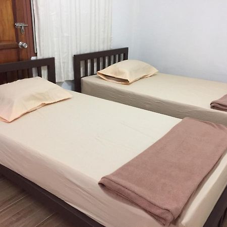 Siriwal Guesthouse Пра Након Си Аютая Екстериор снимка