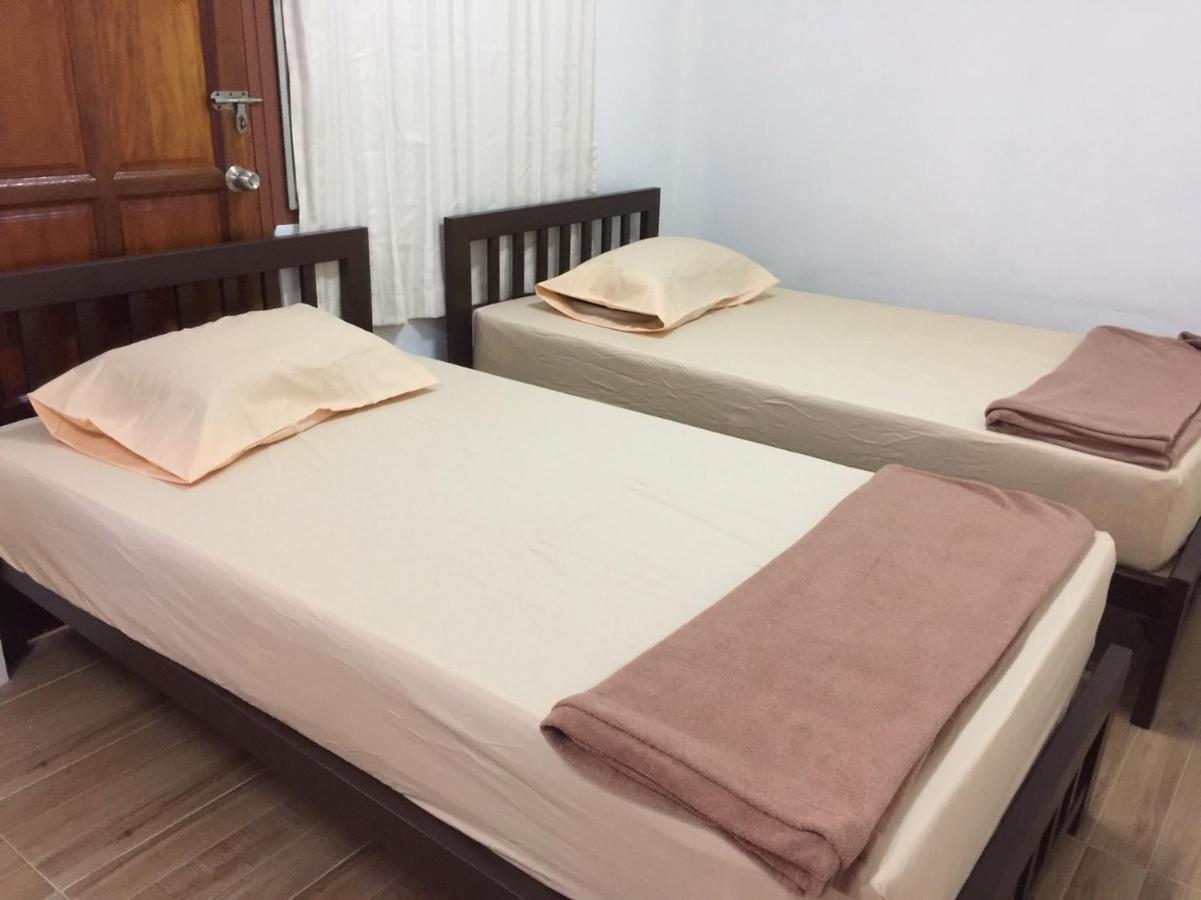 Siriwal Guesthouse Пра Након Си Аютая Екстериор снимка