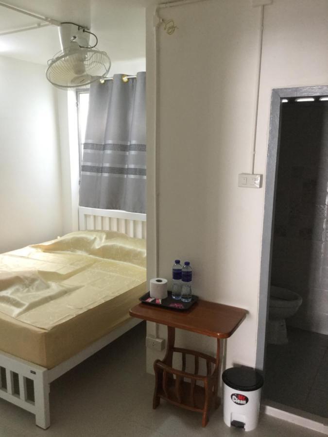Siriwal Guesthouse Пра Након Си Аютая Екстериор снимка